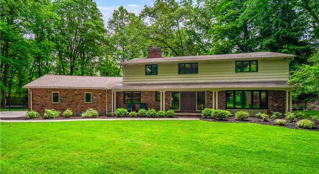 Photo of 11012 Tanager Trl, Brecksville, OH 44141