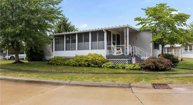 Photo of 2 Shuberts Aly, Olmsted Township, OH 44138