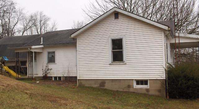 Photo of 29089 High St, Kensington, OH 44427