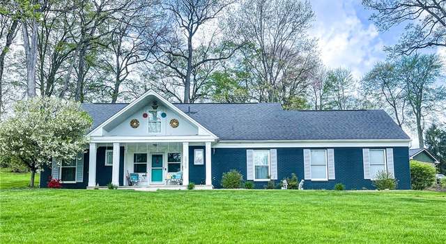 Photo of 2989 Inwood Dr NW, Massillon, OH 44646