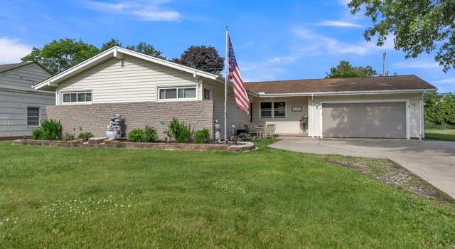 Photo of 1101 Orchard Park Dr, Rocky River, OH 44116
