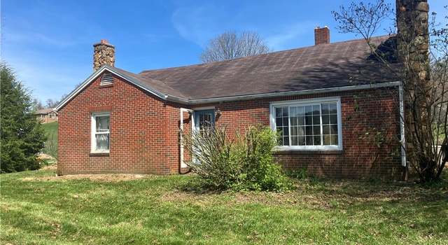Photo of 4295 Blacksnake Hill Rd NE, Dover, OH 44622
