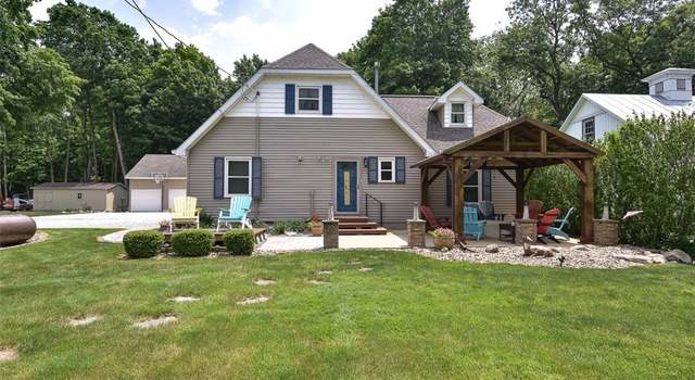 Photo of 3245 S Memorial Shoreway Dr, Lakeside Marblehead, OH 43440