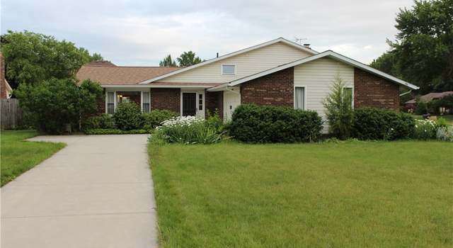 Photo of 25155 Westwood Rd, Westlake, OH 44145