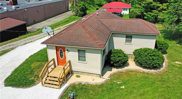 Photo of 625 Bedford Rd SE, Brookfield, OH 44403
