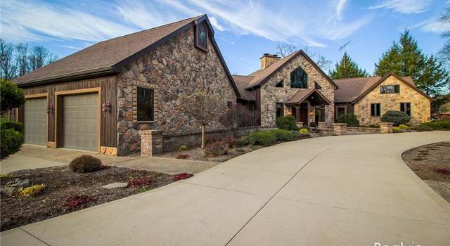 Photo of 9051 Reef Rd NE, Kensington, OH 44427
