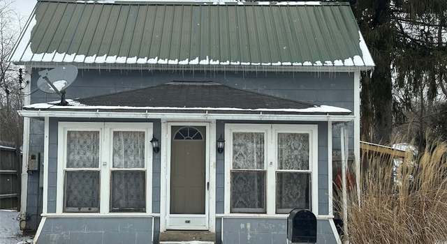 Photo of 315 Stealey St, Middlebourne, WV 26149