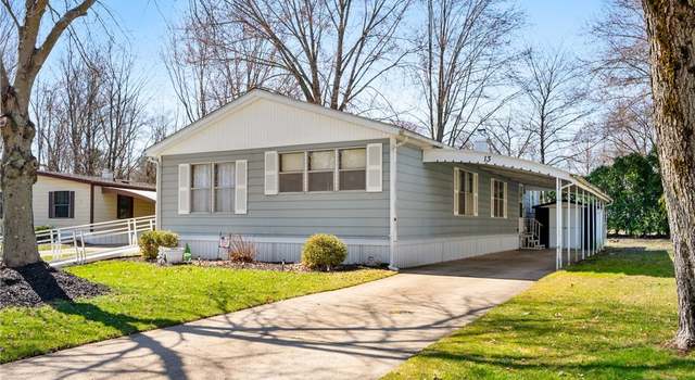 Photo of 13 Kimberly Ln #13, Olmsted Twp, OH 44138