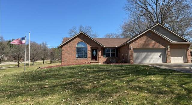 Photo of 31 Briar Ln, Millersburg, OH 44654