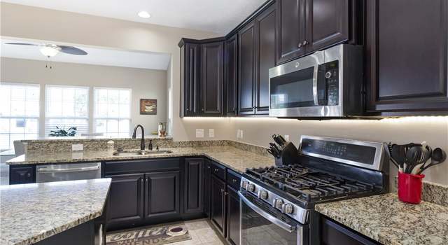 Photo of 31864 Suncrest Cir, North Ridgeville, OH 44039
