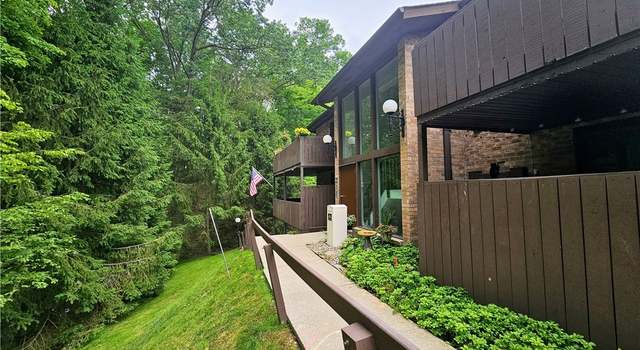 Photo of 6830 Carriage Hill Dr Unit D33, Brecksville, OH 44141