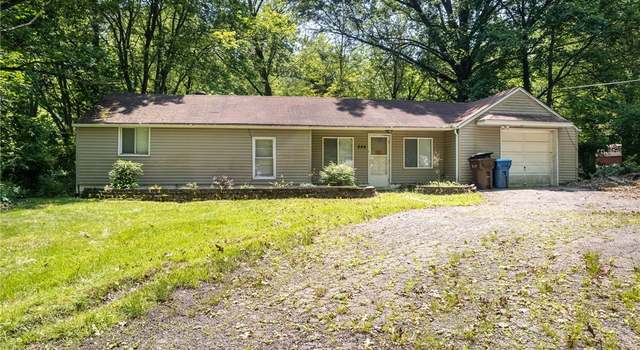 Photo of 844 Renninger Rd, New Franklin, OH 44319
