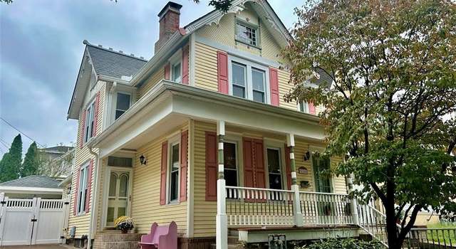 Photo of 524 3rd St, Marietta, OH 45750