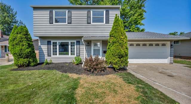 Photo of 404 Waterbury Dr, Eastlake, OH 44095