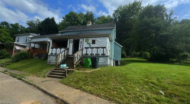 Photo of 322 Deersville Ave, Uhrichsville, OH 44683