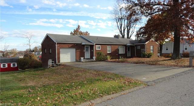 Photo of 130 Clearview Ave, Weirton, WV 26062