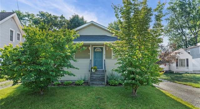 Photo of 2459 Clara St, Cuyahoga Falls, OH 44221