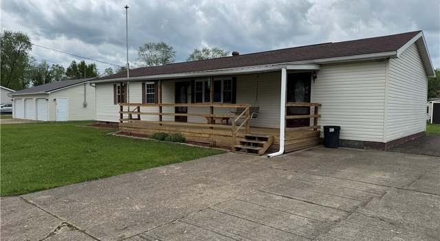 Photo of 402 Washington Dr, Mineral Wells, WV 26150