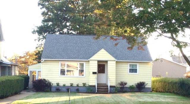 Photo of 1011 Tuscarawas Ave NW, New Philadelphia, OH 44663