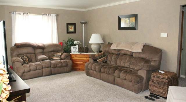 Photo of 1011 Tuscarawas Ave NW, New Philadelphia, OH 44663