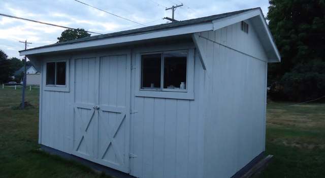 Photo of 452 S Goodrich St, Newcomerstown, OH 43832