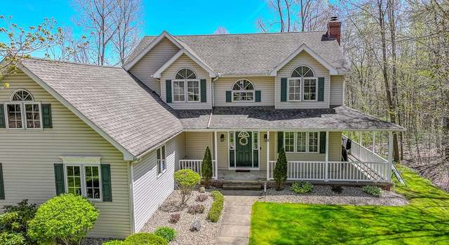 Photo of 12125 Burlington Glen Dr, Chardon, OH 44024
