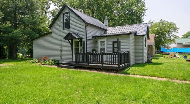 Photo of 340 Saint Clair Ave SW, New Philadelphia, OH 44663
