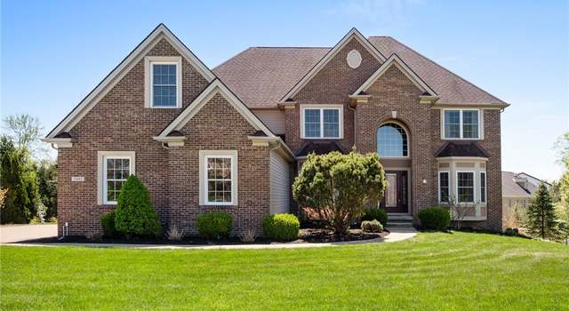 Photo of 5495 Hedgebrook Dr, North Royalton, OH 44133