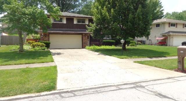 Photo of 6417 Thoreau Dr, Parma, OH 44129