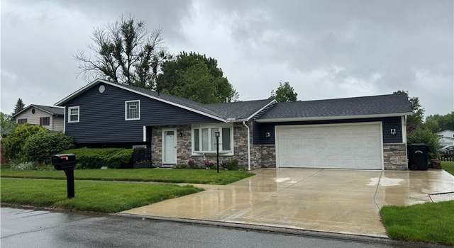 Photo of 142 Winthrop Dr, Elyria, OH 44035