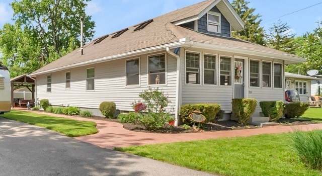 Photo of 184 Brookshore Dr, Chippewa Lake, OH 44215