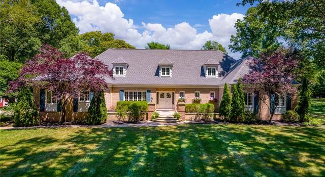 Photo of 2121 Stockbridge Rd, Akron, OH 44313