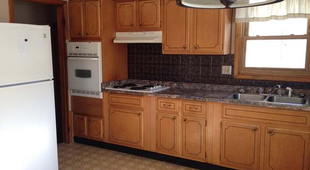 Photo of 207 E 10th St, Dover, OH 44622