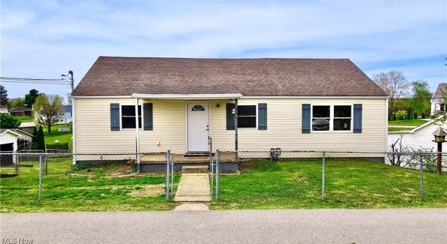 Photo of 1015 Moore Ave, Parkersburg, WV 26104