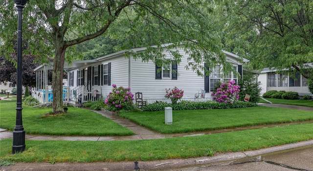 Photo of 61 Periwinkle Dr, Olmsted Twp, OH 44138