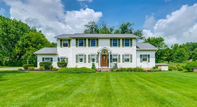 Photo of 10321 Schlabach Ave NE, Hartville, OH 44632