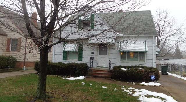 Photo of 5410 Pelham Dr, Parma, OH 44129