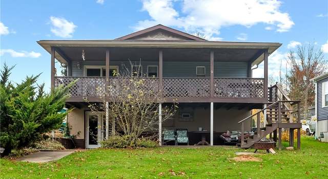 Photo of 2282 Heston Dr, Lake Milton, OH 44429