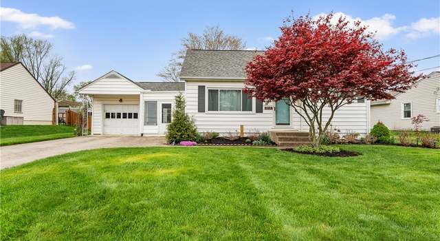 Photo of 813 Hemlock St NW, Massillon, OH 44647