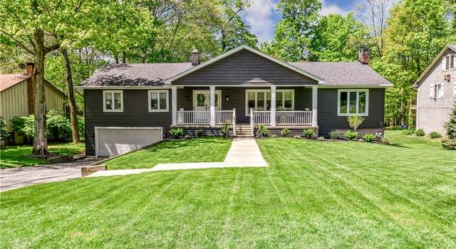 Photo of 17170 North Brook Trl, Chagrin Falls, OH 44023