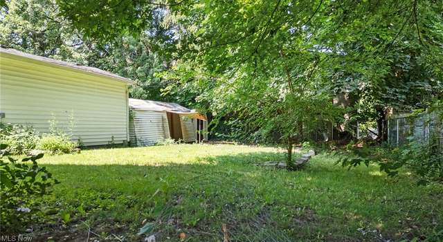 Photo of 1242 Girard St, Akron, OH 44301