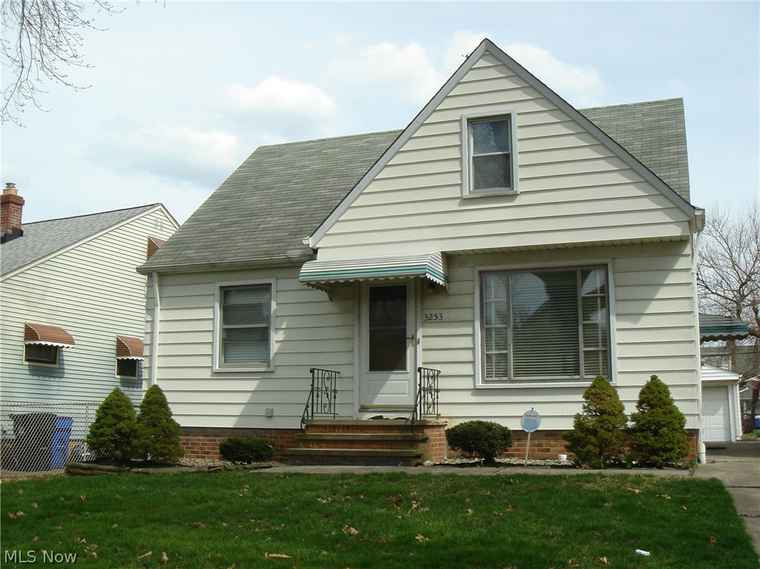 Photo of 3253 W 130th St Cleveland, OH 44111