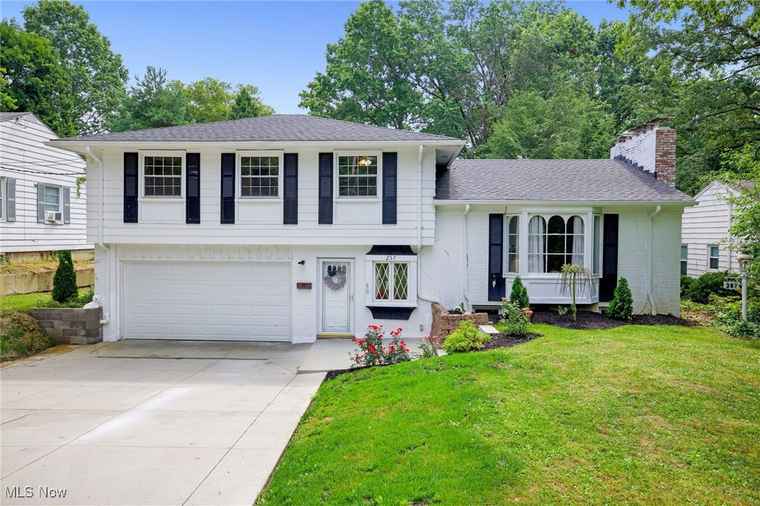 Photo of 257 Sand Run Rd Akron, OH 44313