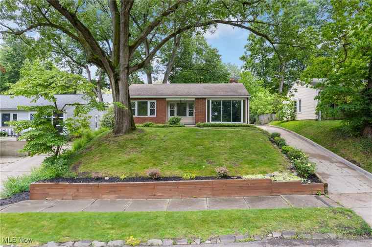 Photo of 164 Goodview Ave Akron, OH 44305