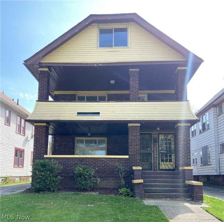 Photo of 3645 E 147 St Cleveland, OH 44120