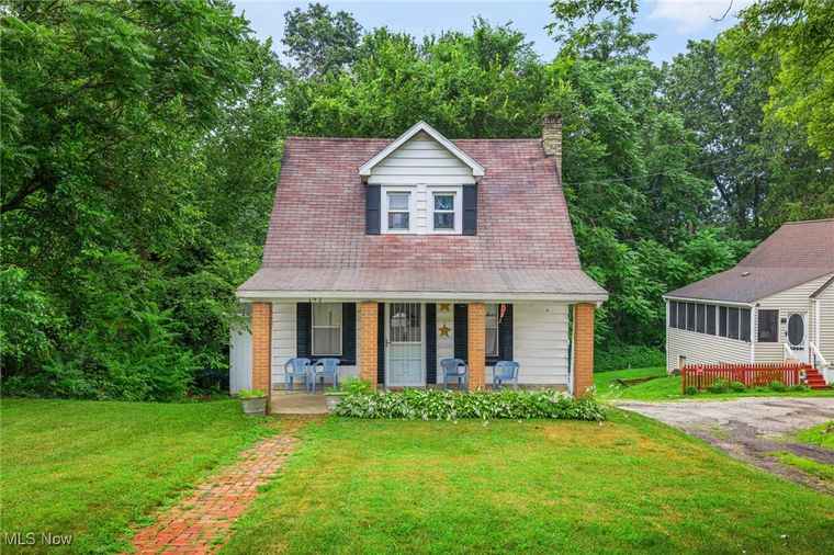 Photo of 192 Swartz Rd Akron, OH 44319