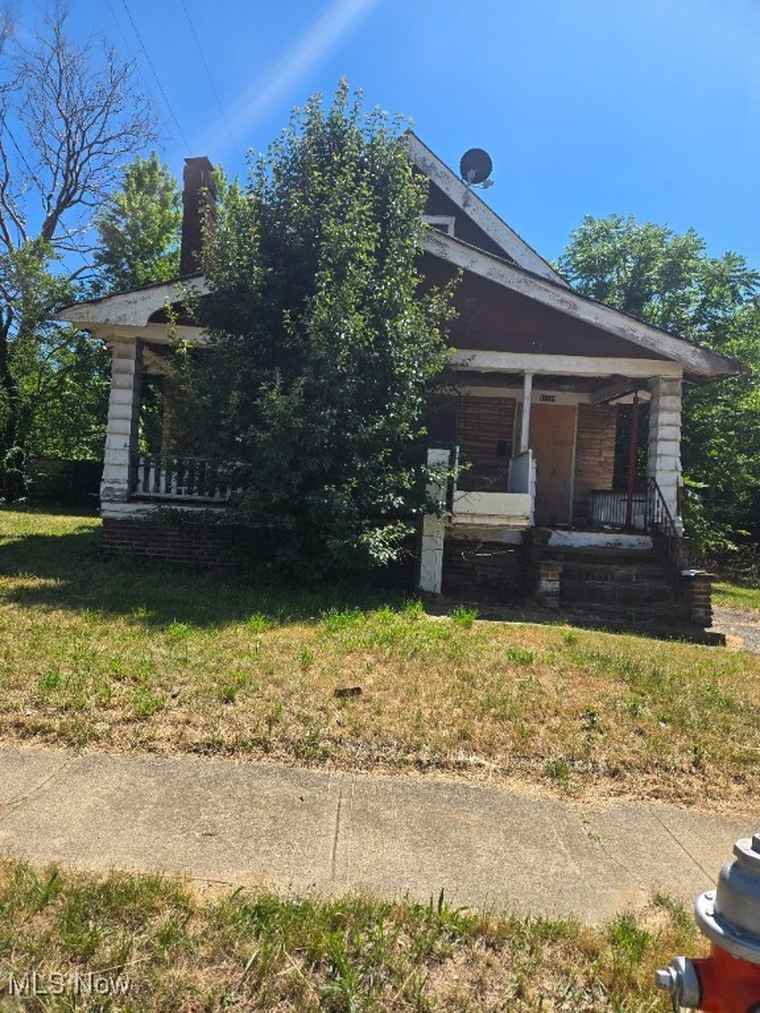 Photo of 11114 Willowmere Ave Cleveland, OH 44108
