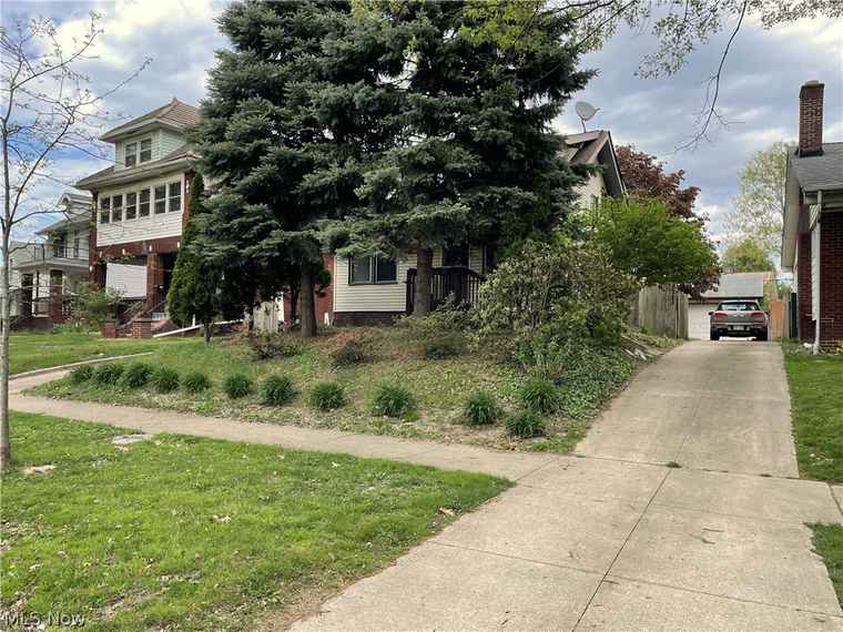 Photo of 3265 W 130th St Cleveland, OH 44111