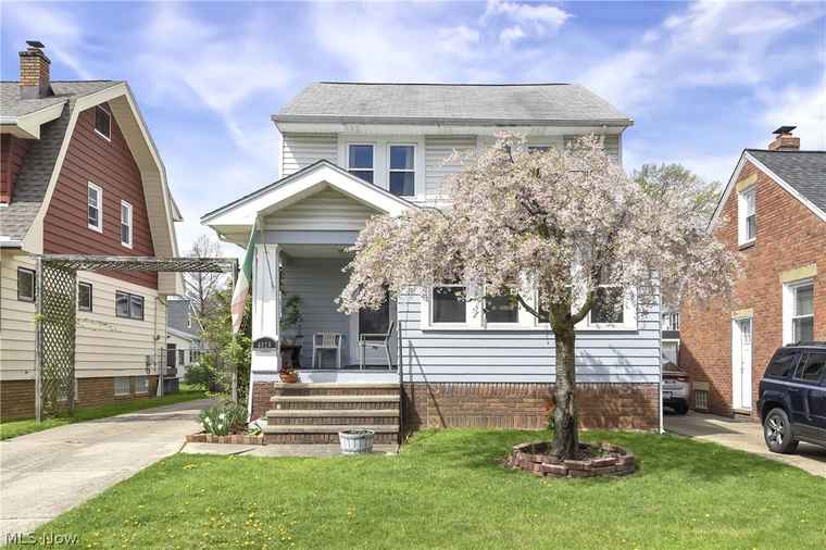 Photo of 4028 W 158th St Cleveland, OH 44135