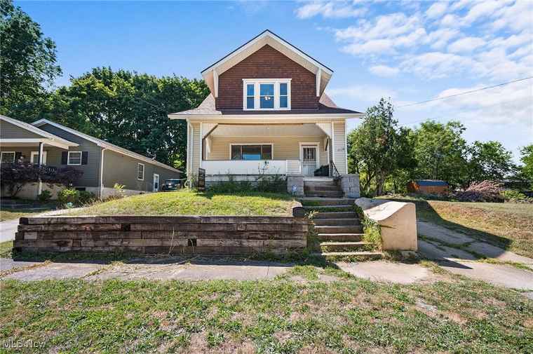 Photo of 1472 Rockaway St Akron, OH 44314